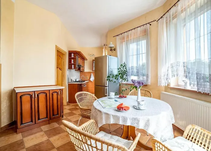 1 Bedroom Stunning In Lägenhet *